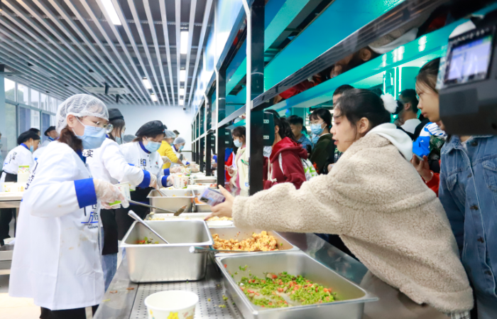 食堂就餐.png