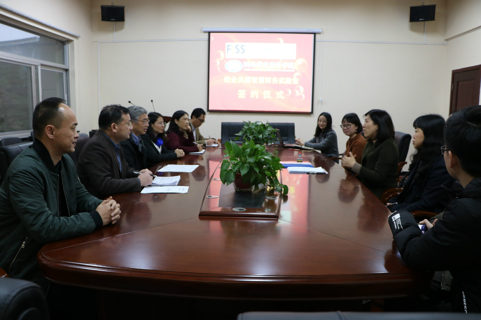 世界杯官网与湖南晖时共享智能科技有限公司共建实践教学基地