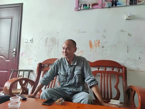 舍己为人真汉子，义无反顾勇救民照片.jpg