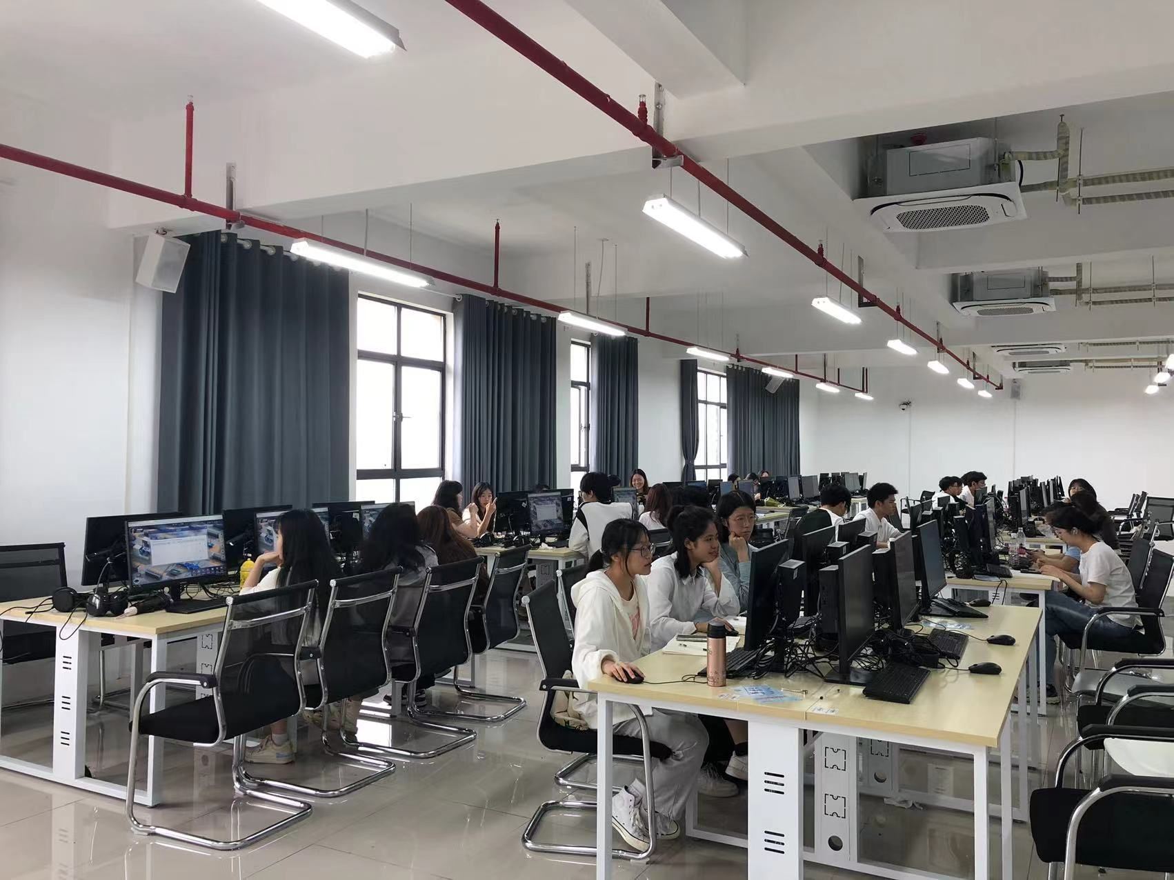 2026世界杯官方合作网站第八届企业模拟经营大赛举行